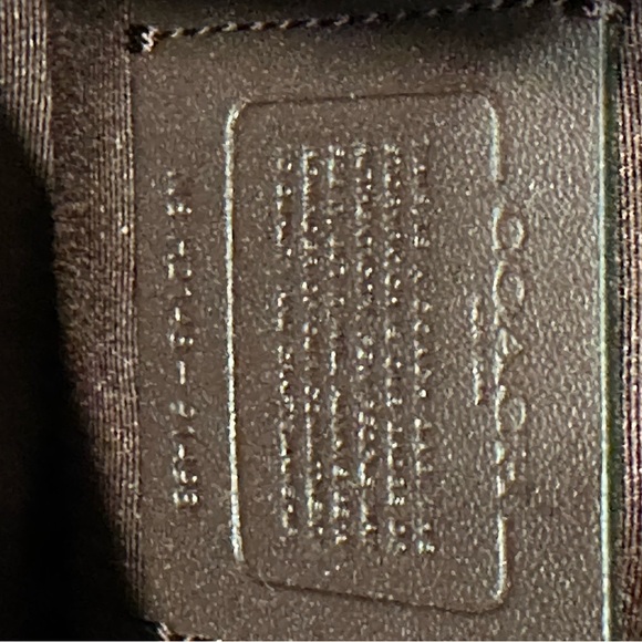 Dark green leather Coach pocketbook EUC - Picture 8 of 8